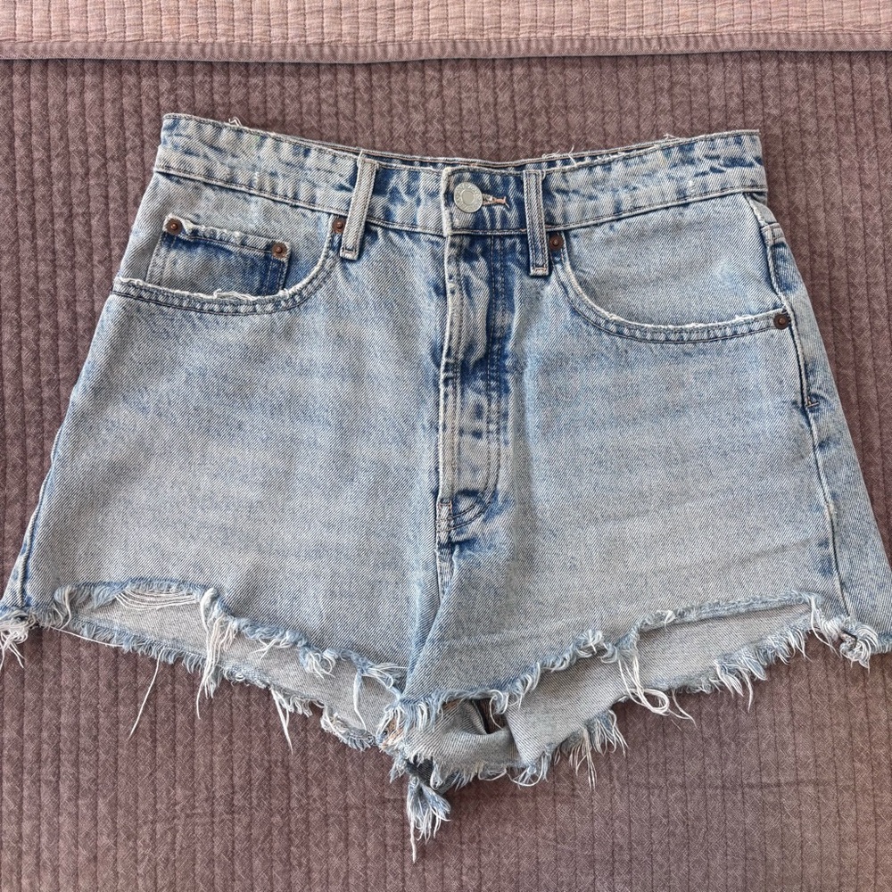 Light Blue Denim Cutoff Shorts - Classic High-Rise Style